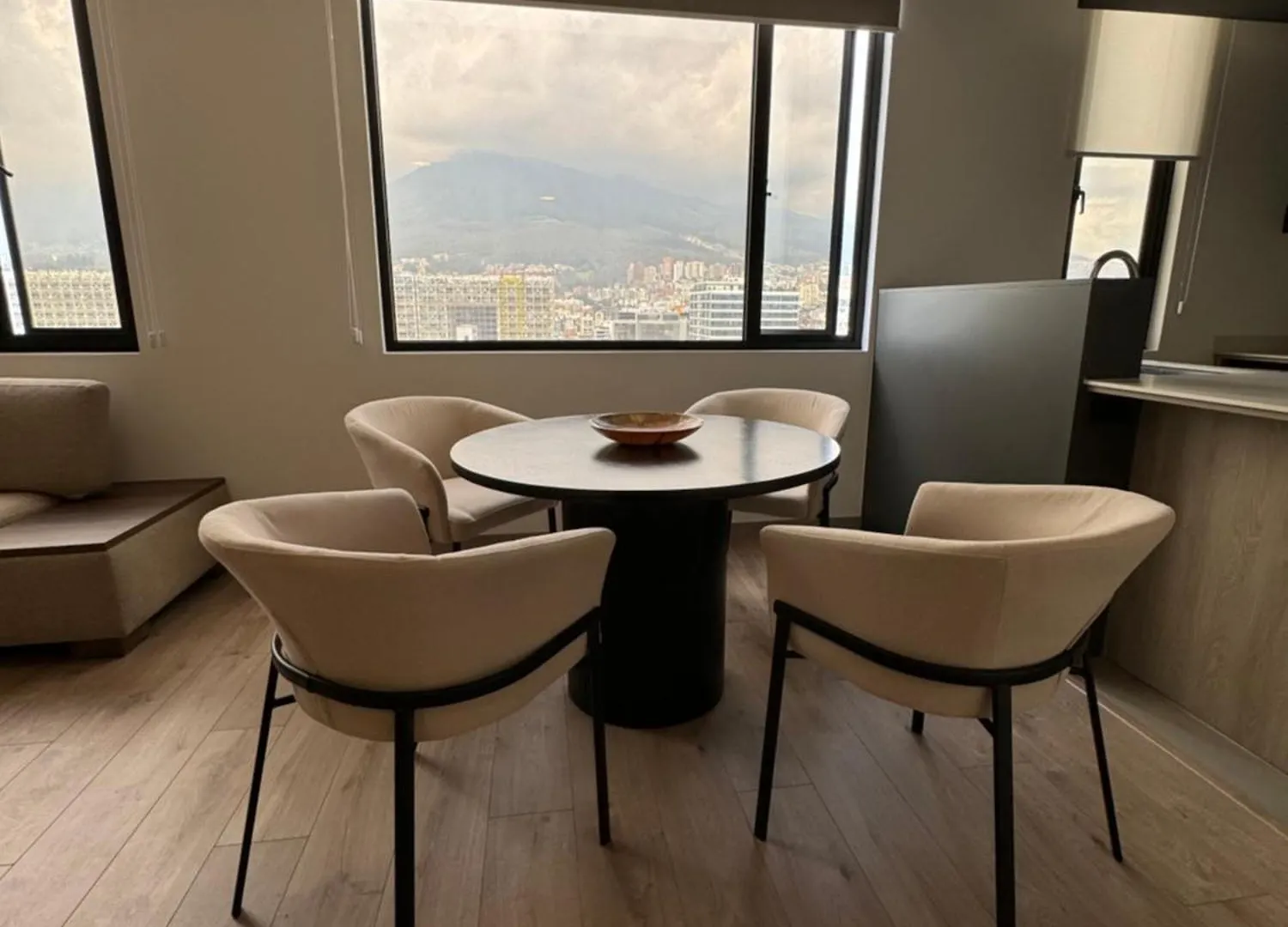 Urban Chic Departamento En La Shyris Apartman Quito